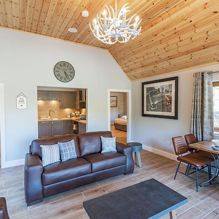 Osprey Lodge 1 With Hot Tub Newton Stewart Extérieur photo