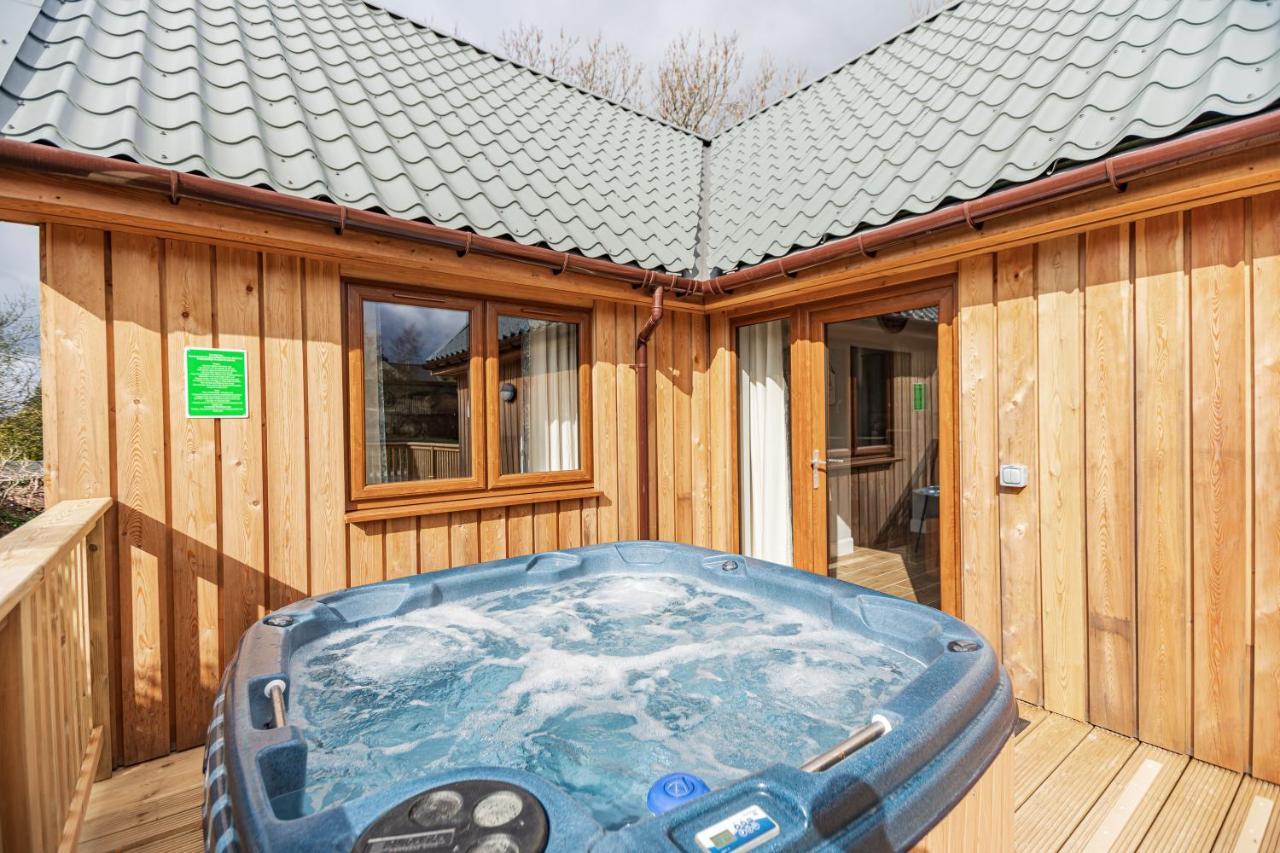 Osprey Lodge 1 With Hot Tub Newton Stewart Extérieur photo